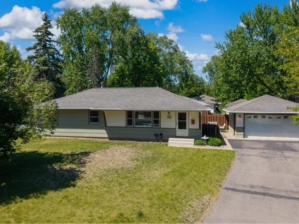3110 W 82nd St, Bloomington, MN 55431