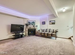 6824 Sandlewood Rd, Woodbury, MN 55125