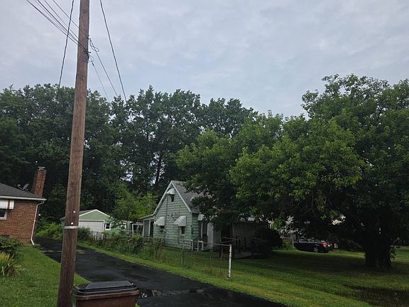 3rd image of 4890 Oroszy Ave