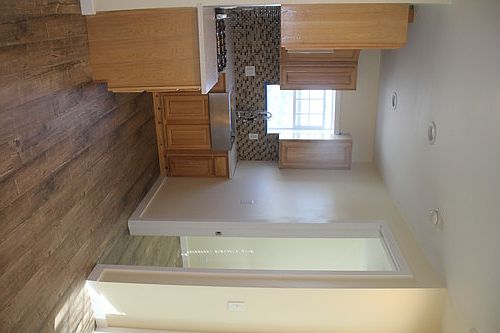 1st image of 1645 W 48th St