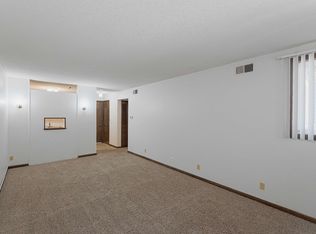 1122 F St #2, Lincoln, NE 68508