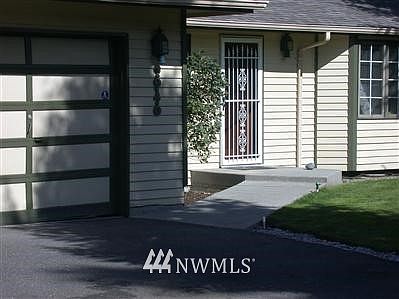 1st image of 10170 NE 113th