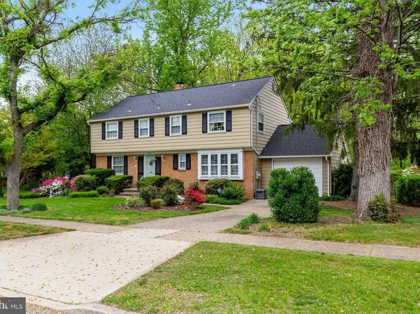 306 Westwood Dr, Woodbury, NJ 08096