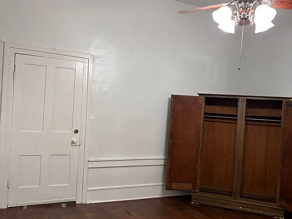5th image of 105 Church St