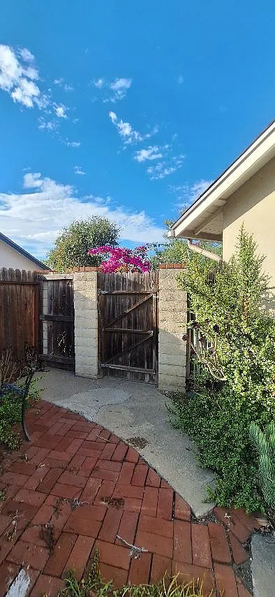 4 bed, 2005 sqft, $1,500 — Photo 4