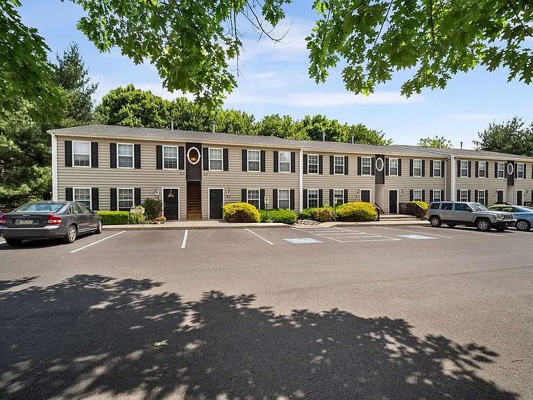 The Fairways Apartments and Townhomes — Photo 45