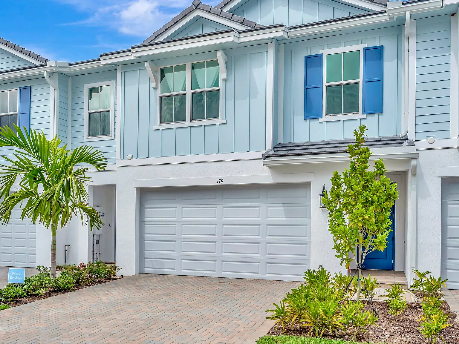 3 bed, 2.5 bath, 1986 sqft, $3,400 — Photo 1