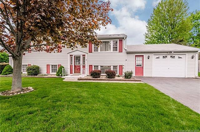 1st image of 43 Woodside Ln