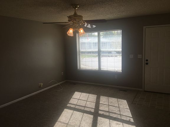 2nd image of 1810 Hillside Ct