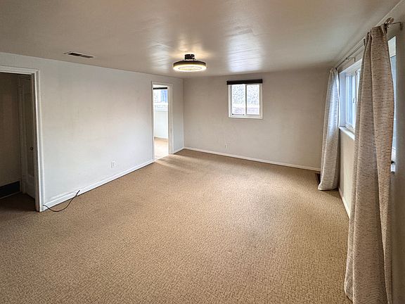 5th image of 1522 E Parkway Ave