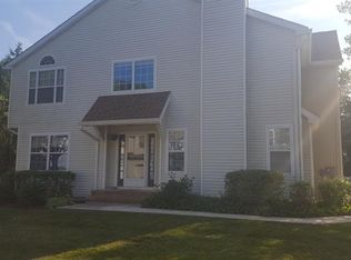 32 Willow Cir #601, Hamburg, NJ 07419