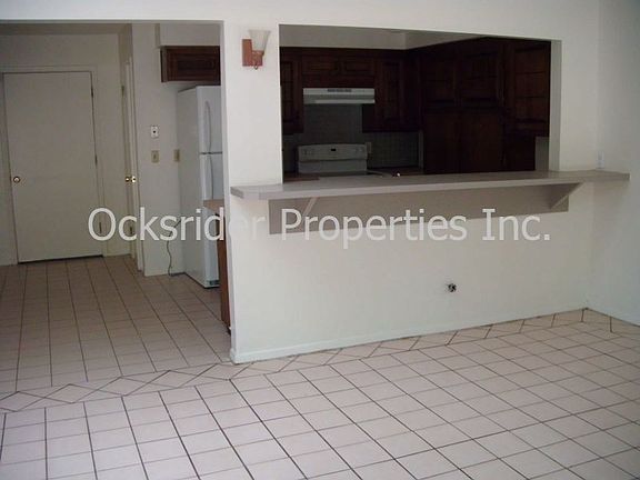 4th image of 6125 Northland Ave NE