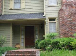 142 River Ridge Ln, Roswell, GA 30075