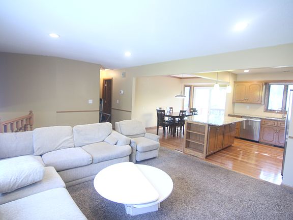 4th image of 762 Willow Grove Ln