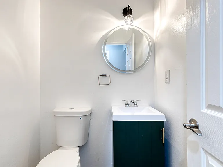 1869 Robin Ct — Photo 11