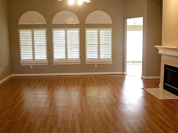 3rd image of 3939 E Peach Hollow Cir