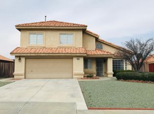 16838 Robin Ln, Victorville, CA 92395