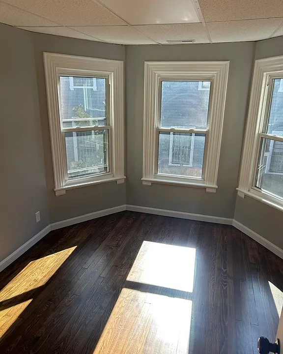 4 Crown St #2