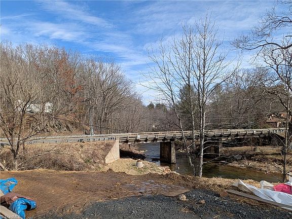 5th image of 123 Southside Dr