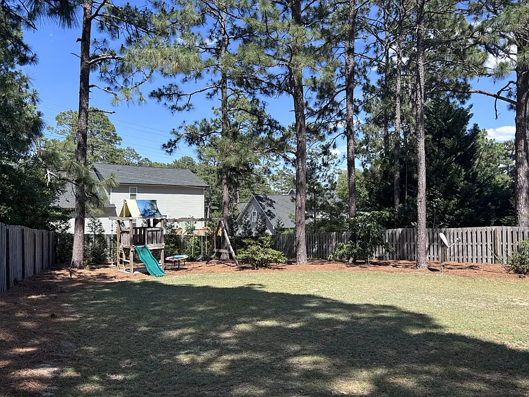 420 Lake Forest Dr SE — Photo 33