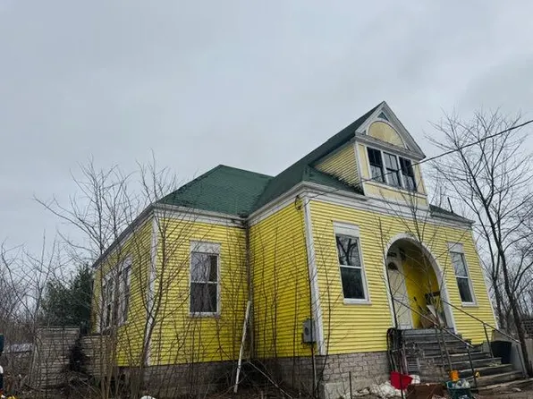 90 N Main Street, Monmouth, ME 04265