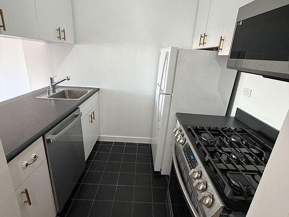 4th image of 360 E 88th St APT 8E