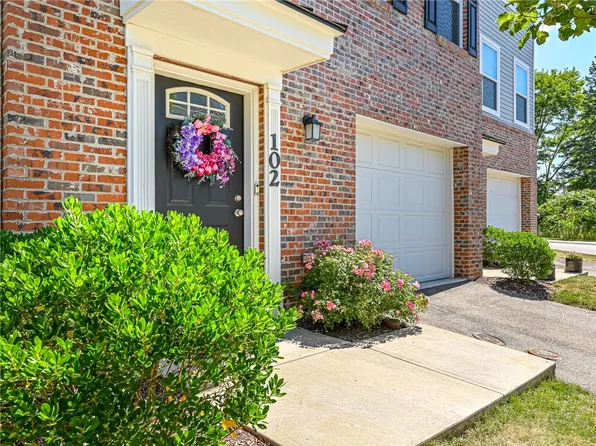 102 Watson Dr, Warrendale, PA 15086