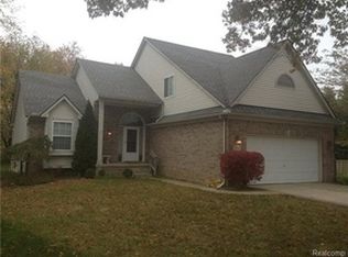 7546 Pineland Ct #54, Waterford, MI