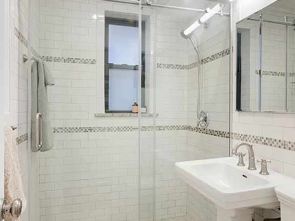 4th image of 400 W 58th St APT 4E
