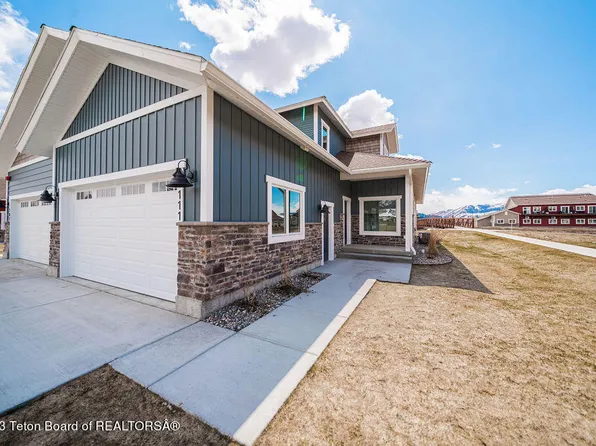 111 Creekside Ln, Swan Valley, ID 83449