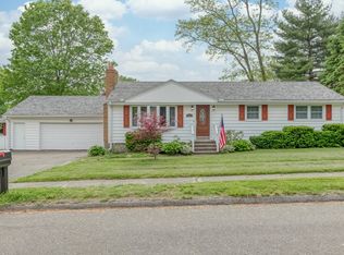 805 Robin Ln, Stratford, CT 06614