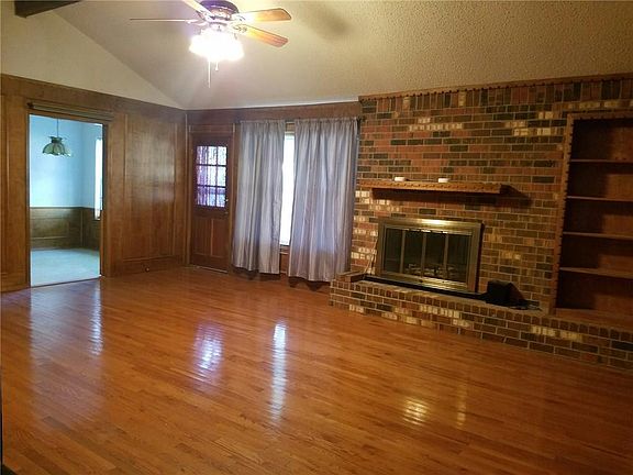 3rd image of 1009 Westminster Ln