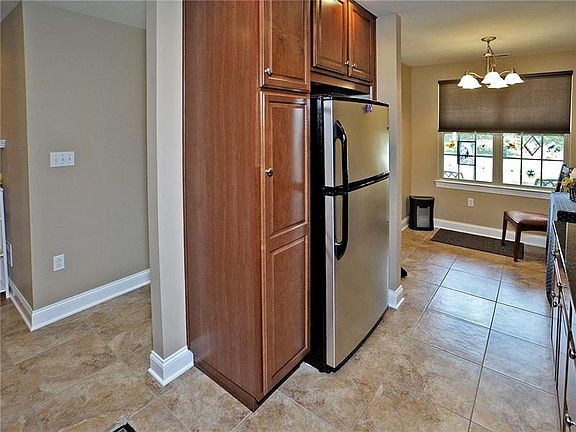 4th image of 2380 Wheatland Cir
