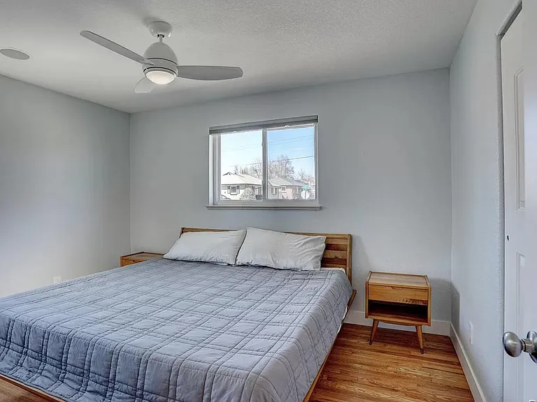 4044 W 77th Pl — Photo 17