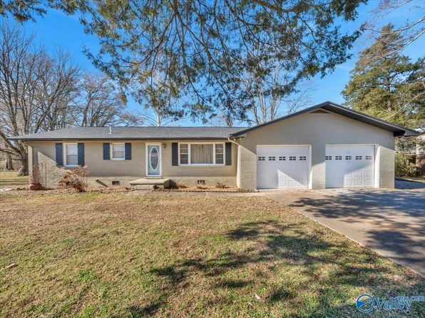 42 Sherwood Dr, Scottsboro, AL 35769