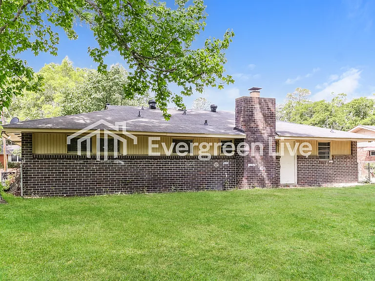 1840 Derby Dr — Photo 14
