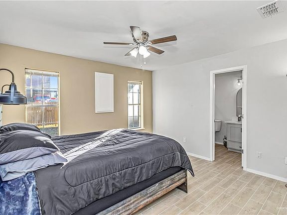 5th image of 102 Encino Dr