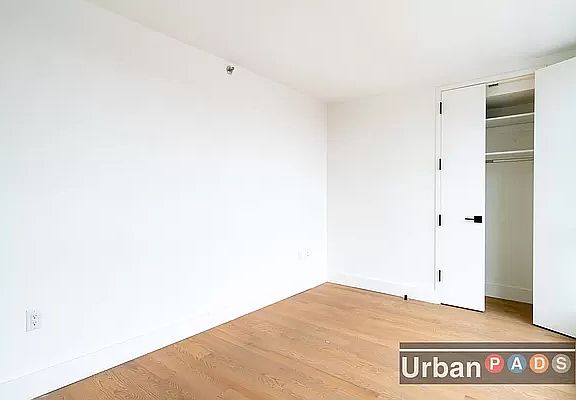 3rd image of 930 De Kalb Ave #125