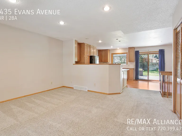 2435 Evans Ave — Photo 3