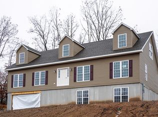 237 Woodside Ln, Bridgeport, WV 26330