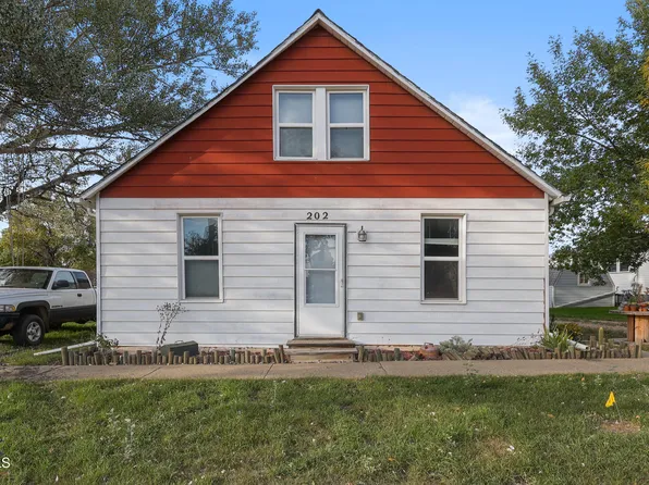 202 Cedar Ave, New Salem, ND 58563