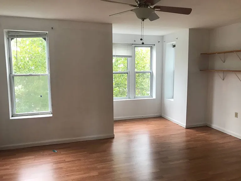 1250 Columbia Rd NW — Photo 3