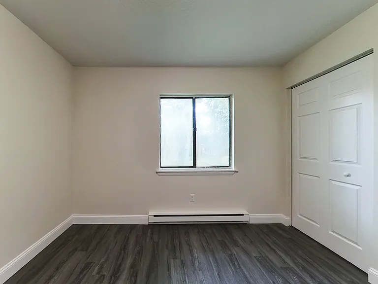 Oakbrook Manor Apartments — Photo 32
