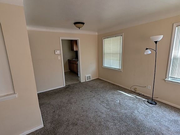3rd image of 5475 Hollywood Ave
