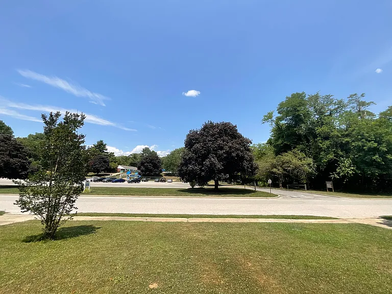231 Fallsbrook Rd — Photo 10