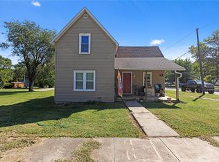 344 W 7th Ave, Garnett, KS 66032
