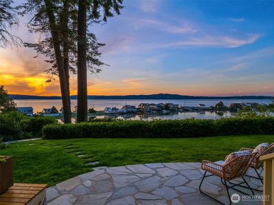 10058 NE Lafayette Avenue, Bainbridge Island, WA, 98110