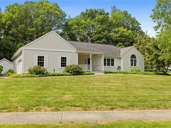 240 Mulberry Dr, South Kingstown, RI 02879