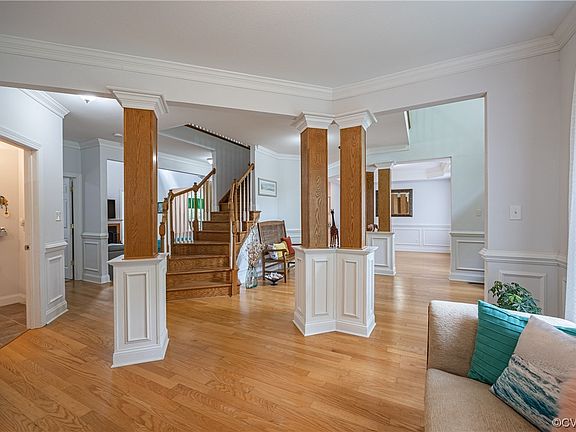 4th image of 5080 Charbelee Dr