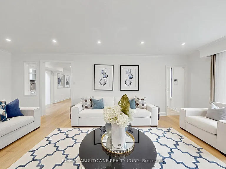 1316 Cambridge Dr — Photo 13